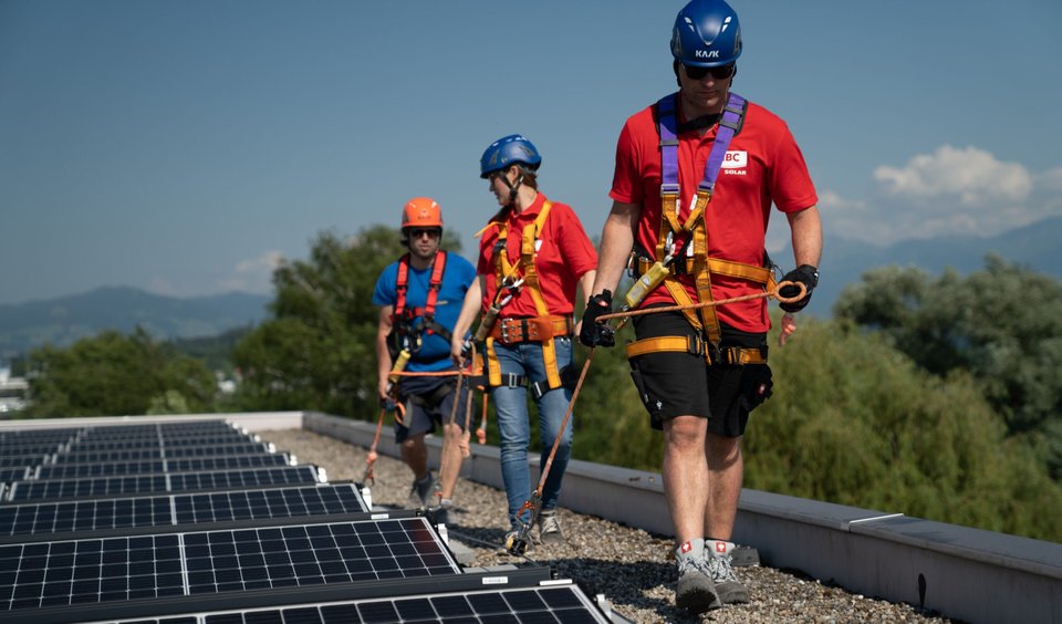 AeroFix_Latch_fall_protection_device